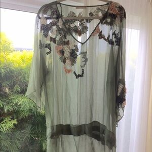 Hand beaded, never worn impeccable flowing top!